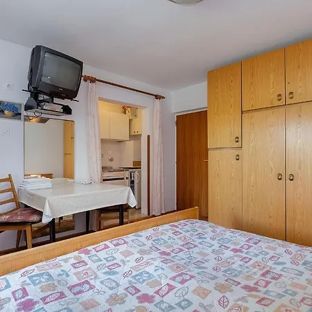 Apartment Ana *